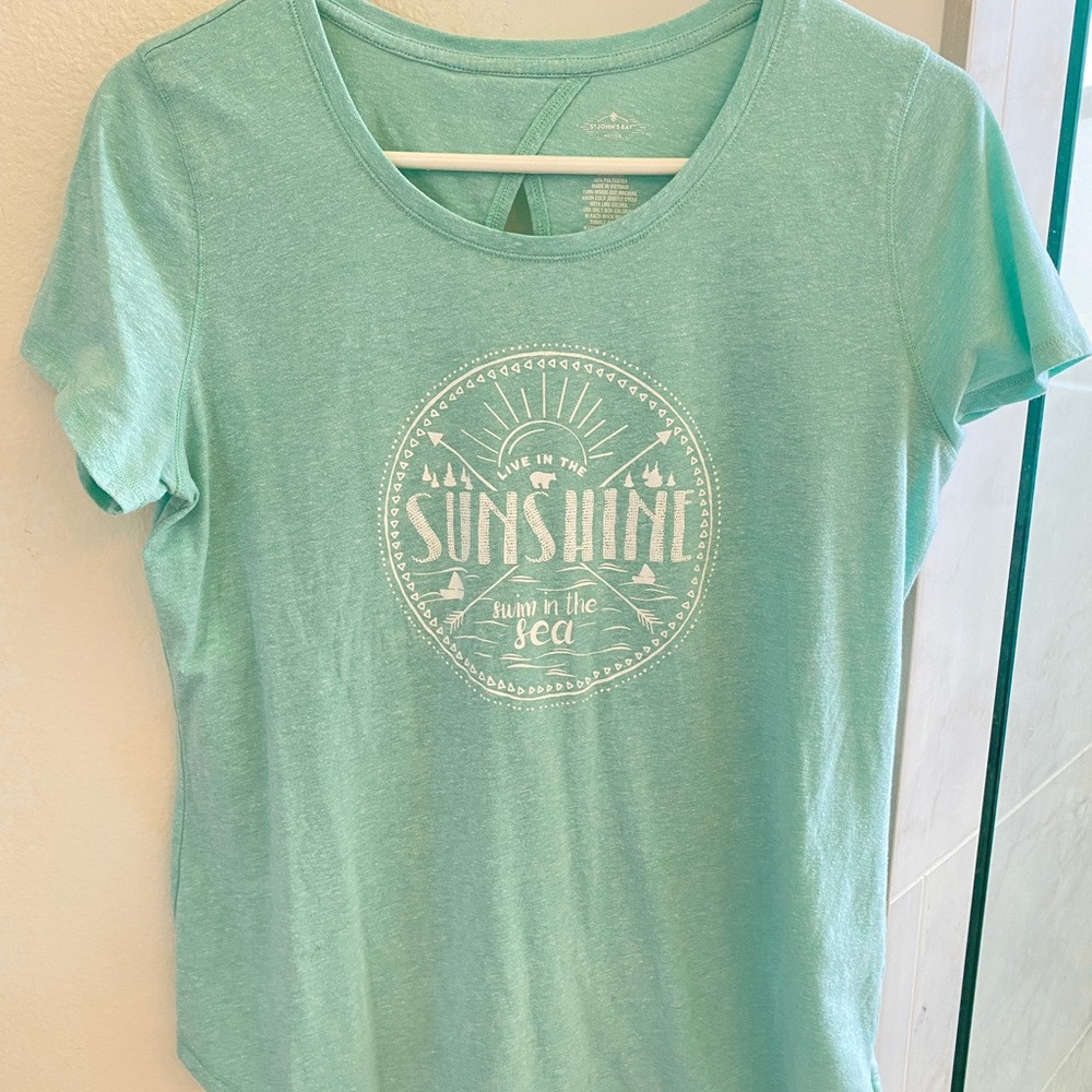 St. John’s bay active top